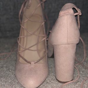 PALE PINK HEELS